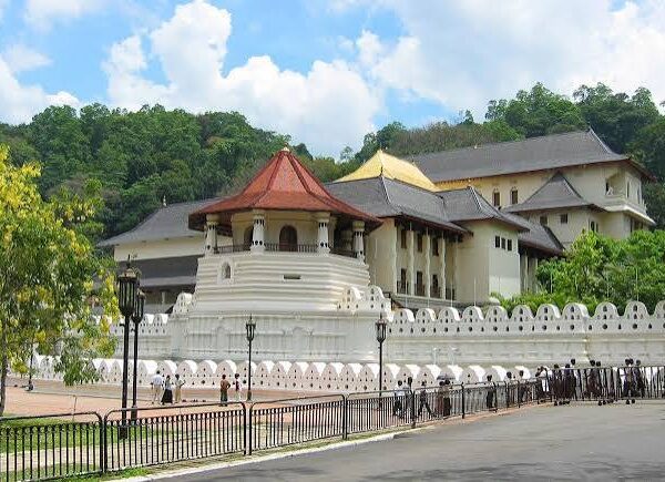 Temple of the Sacred Tooth Relic, Kandy